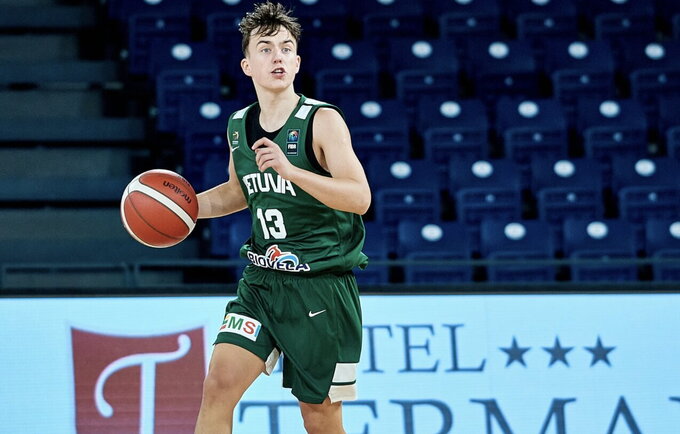 Jaunuoliai pradeda kovas (FIBA nuotr.)