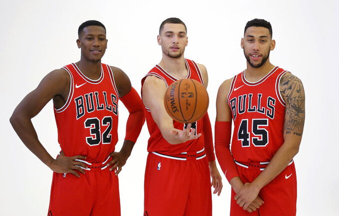 Z.LaVine'as (viduryje) sudarė pelningą sutartį su „adidas“ (Scanpix nuotr.)