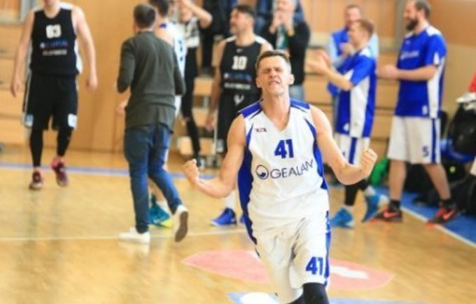 D.Novickas dievina mėgėjišką krepšinį (nuotr. NKL/Saulius Čirba)