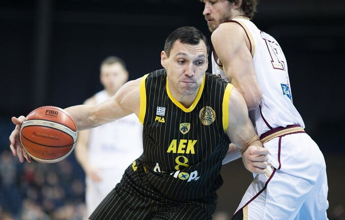 J.Mačiulis nesėkmingai atakavo krepšį (FIBA Europe nuotr.)