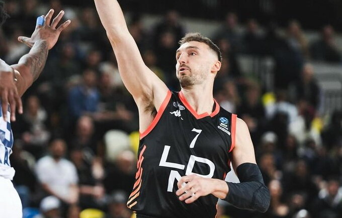 S.Dekkeris išvedė Londono klubą pusfinalin