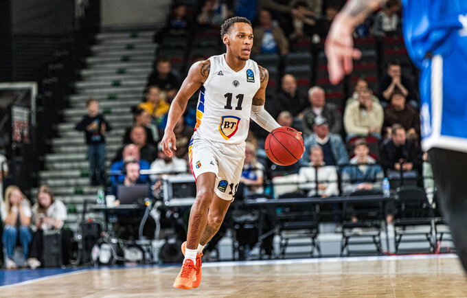 D.Russellas dominavo (Euroleague.net)