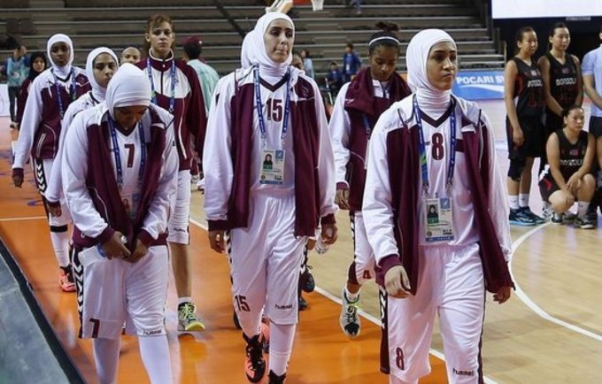 Kataro moterų rinktinė galės žaisti su galvos apdangalais (FIBA Europe nuotr.)