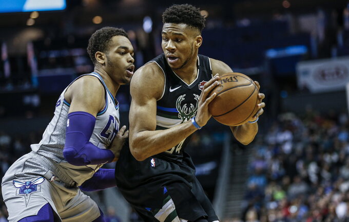 G.Antetokounmpo tiesiog dominavo (Scanpix nuotr.)