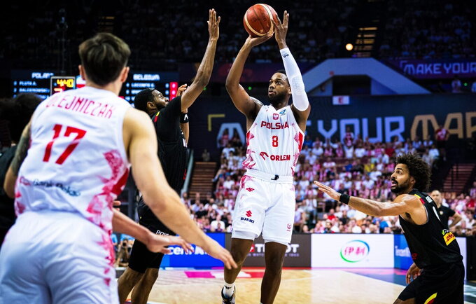 J.Loydas iškart tapo lenkų vedliu (FIBA Europe nuotr.)