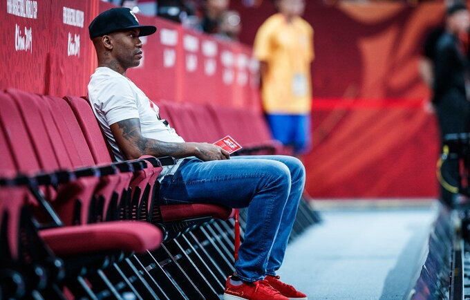 S.Marbury siekia į Niujorką atvežti 10 milijonų kaukių