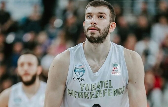 N.Rogkavopoulos debiutuos Eurolygoje