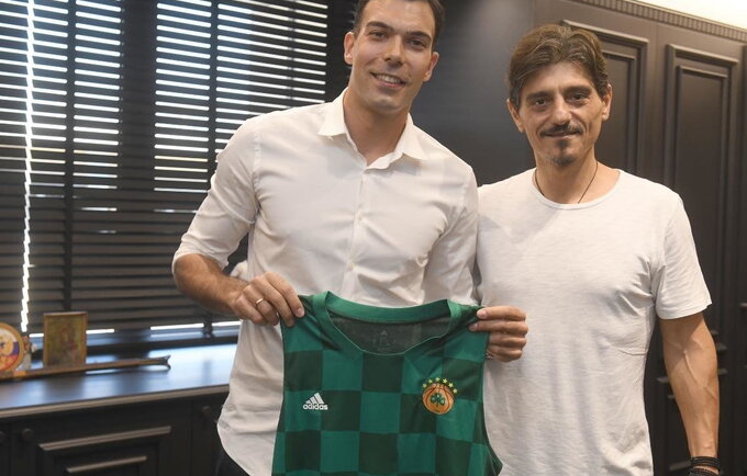 K.Sloukas keliasi į PAO gretas