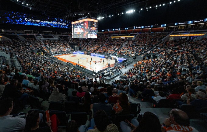 „Roig“ arena bus tuščia