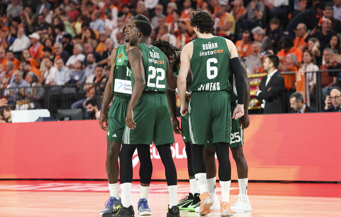 „Panathinaikos“ piktinosi varžovais (Scanpix nuotr.)
