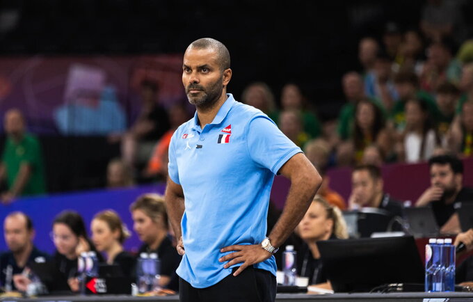 T.Parkeris imasi darbų (FIBA nuotr.)