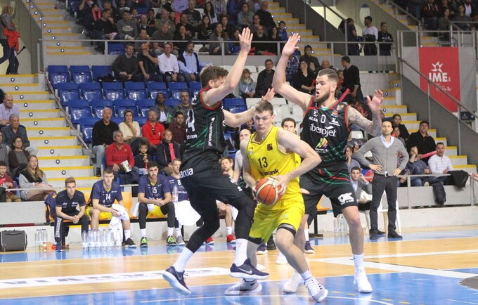 R.Jakštas vėl žaidžia NKL