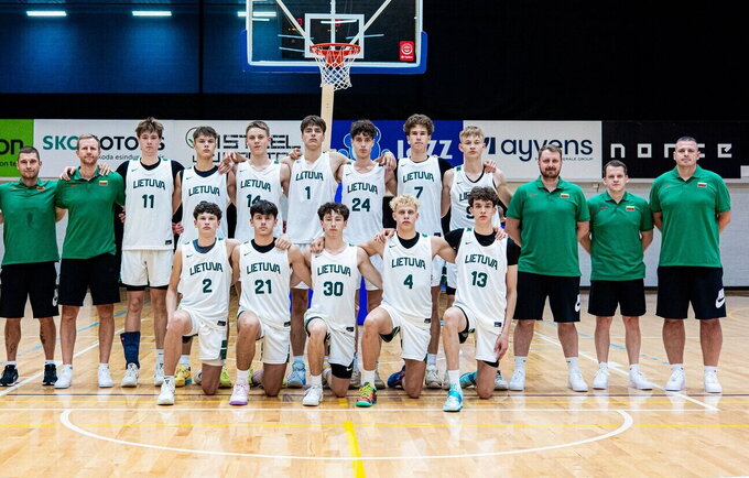 16-mečių rinktinė išvyko į Europos čempionatą (LKF nuotr.)