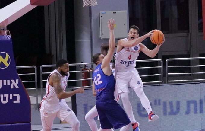 Ch.Krameris dirbs su jam pažįstamu treneriu (FIBA nuotr.)