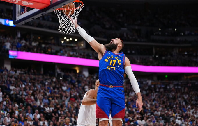 J.Valančiūnas gali likti NBA (Scanpix nuotr.)