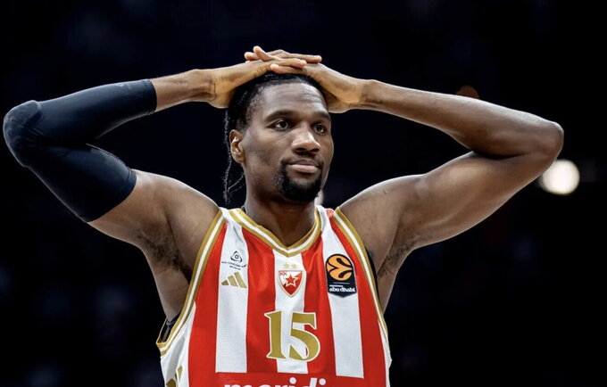 E.Izundu lieka Belgrade (Euroleague.net)