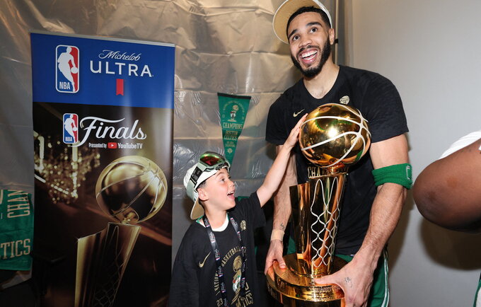 J.Tatumas įsirašys į NBA istoriją (Scanpix nuotr.)