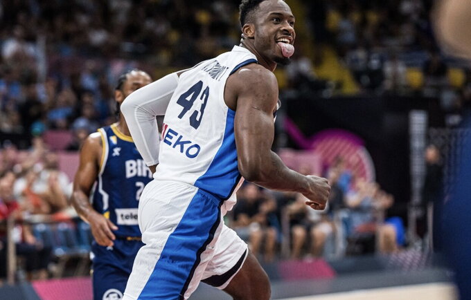Thanasis Antetokounmpo kausis prieš Lietuvą (FIBA nuotr.)