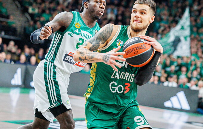 D.Sirvydis baudė varžovus tritaškiais (BNS nuotr.)