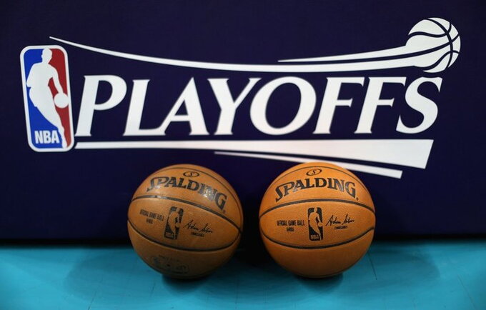 NBA žaidėjas per mėnesį vidutiniškai išleidžia 42,5 tūkst. JAV dlolerių (Scanpix nuotr.)
