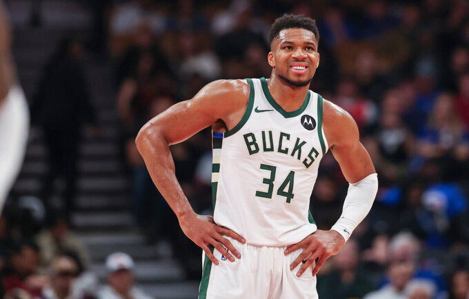 G.Antetokounmpo dominavo po krepšiais (Scanpix nuotr.)