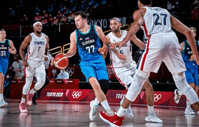 L.Dončičius mačo metu aktyviai šnekėjo su teisėjais (FIBA nuotr.)