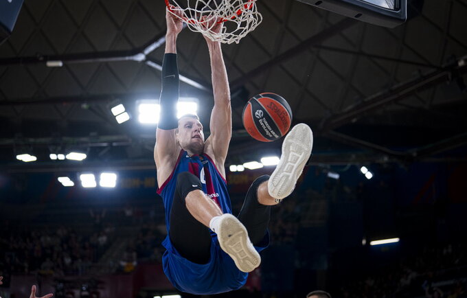 J.Vesely lieka Barselonoje