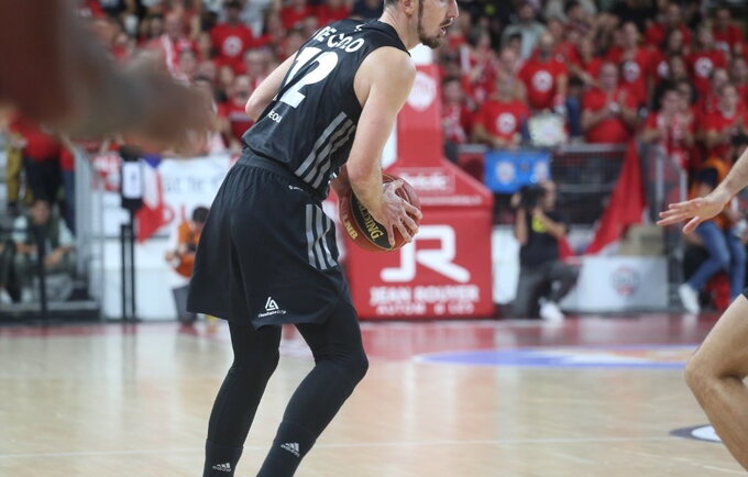 N.De Colo iškart ėmėsi lyderio vaidmens