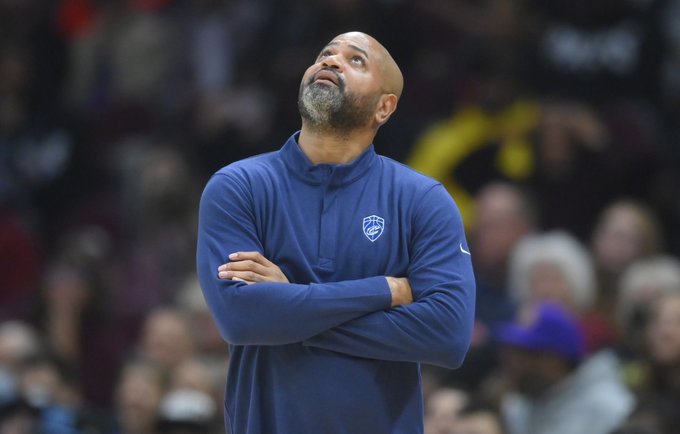 J.B.Bickerstaffas liko be darbo (Scanpix nuotr.)
