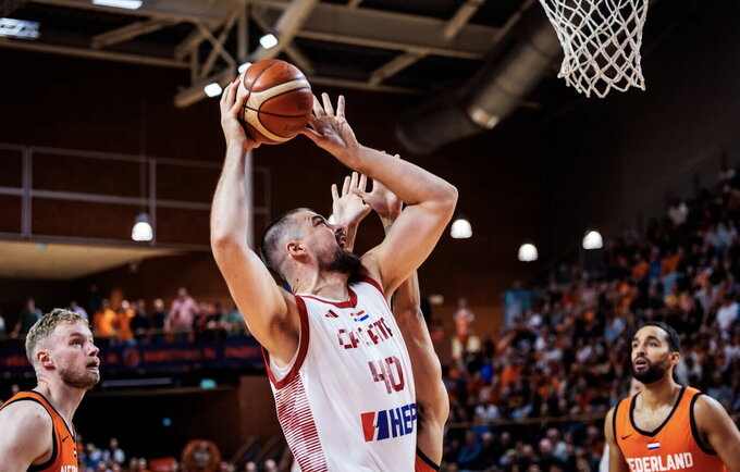 I.Zubacas dominavo (FIBA nuotr.)