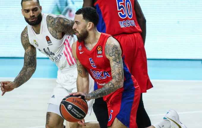 M.Jamesas palieka CSKA (Scanpix nuotr.)