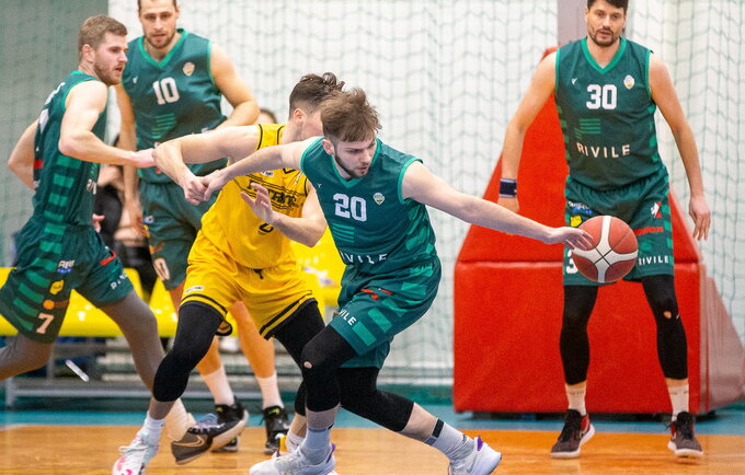 „Rivilė“ nestokoja žinomų veidų