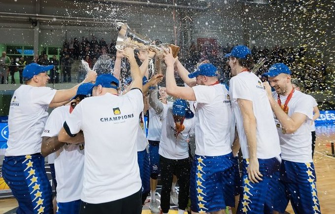 „Pieno žvaigždžių“ ekipa tapo paskutine BBL čempione (Foto: Vytautas Mikaitis)