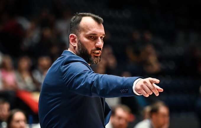 B.Radovičius sulauks N.Ivanovičiaus pagalbos (FIBA nuotr.)