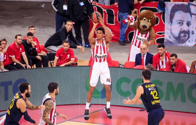 A.Toupane'as išsigydė traumą