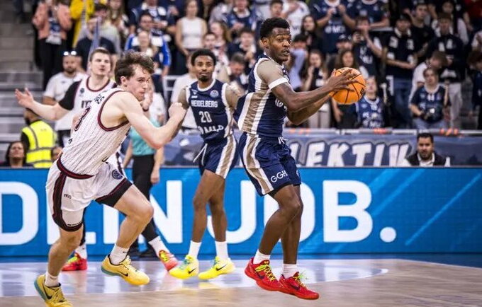 D.J.Horne'as gali praleisti mačą Vilniuje (FIBA nuotr.)