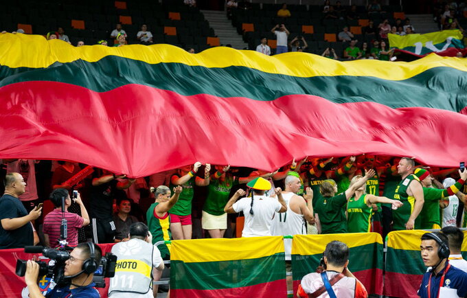 Sirgaliai aktyviai perka bilietus į rinktinės rungtynes (BNS nuotr.)