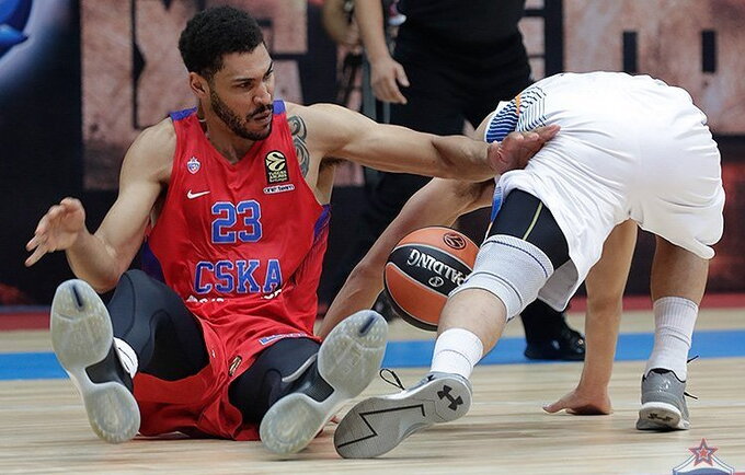 J.Ayresas palieka Eurolygos čempionų gretas