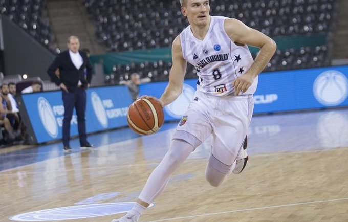 V.Kariniauskas tapo A.Valeikos komandos draugu (FIBA Europe nuotr.)