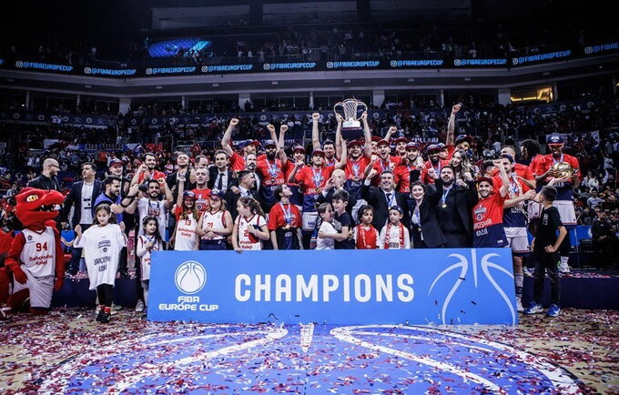 Turkijos klubas iškovojo taurę (FIBA Europe nuotr.)