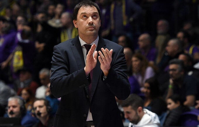 N.Čanakas neabejojo, kad P.Valinskas sumes visas baudas (FIBA nuotr.)