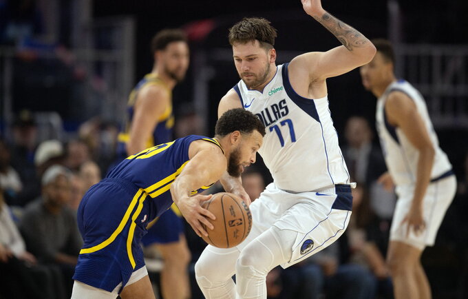L.Dončičius susitvarkė su S.Curry iššūkiu (Scanpix nuotr.)