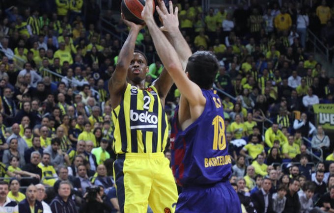J.Nunnally bandys laimę NBA (Scanpix nuotr.)