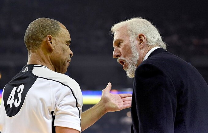 D.Crawfordas buvo vienas žymiausių NBA arbitrų (Scanpix nuotr.)