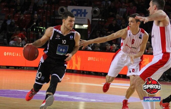 B.Baronas keliasi į UCAM gretas