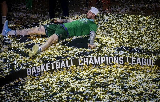 A.Balcerowskis tiesiog traukia sėkmę (FIBA nuotr.)