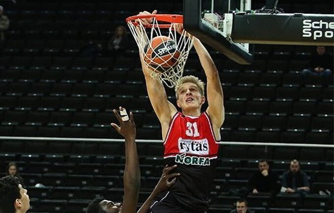J.Masalskis pelnė 24 taškus ir sugriebė 11 kamuolių