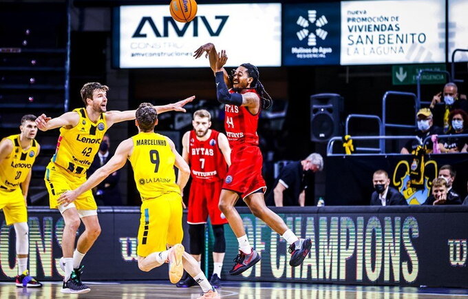 K.Smithas Tenerifėje bandė imtis iniciatyvos  (FIBA Europe nuotr.)