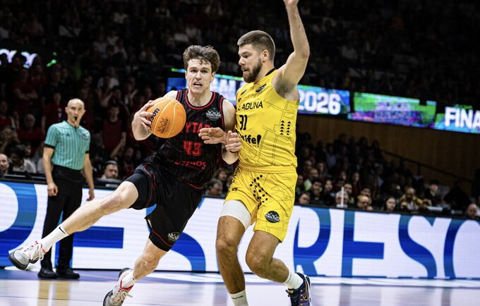 R.Giedraičiui mačas prieš „Rytą“ baigėsi itin skaudžiai (FIBA nuotr.)