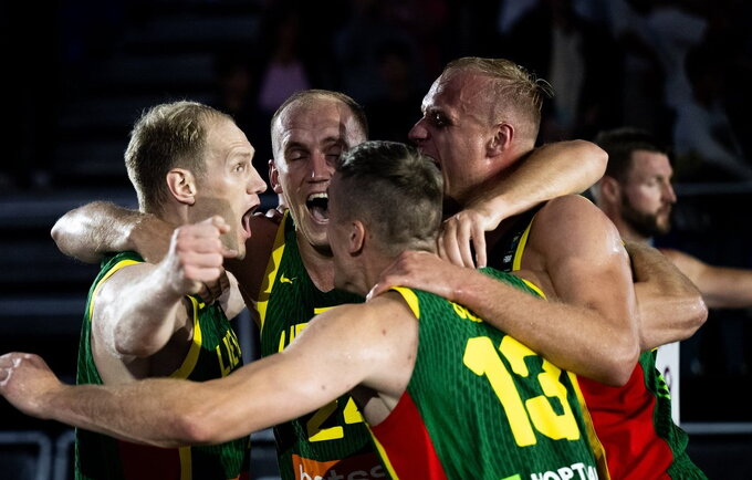 Lietuviai pirmą kartą laimėjo Europos čempionatą (FIBA nuotr.)